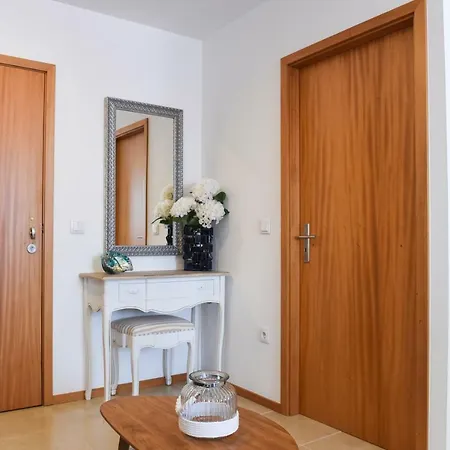 Neptune House Apartament *