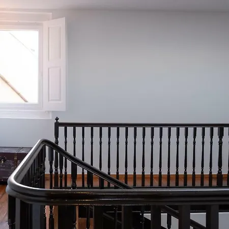 Sunday - Neptune House * Porto